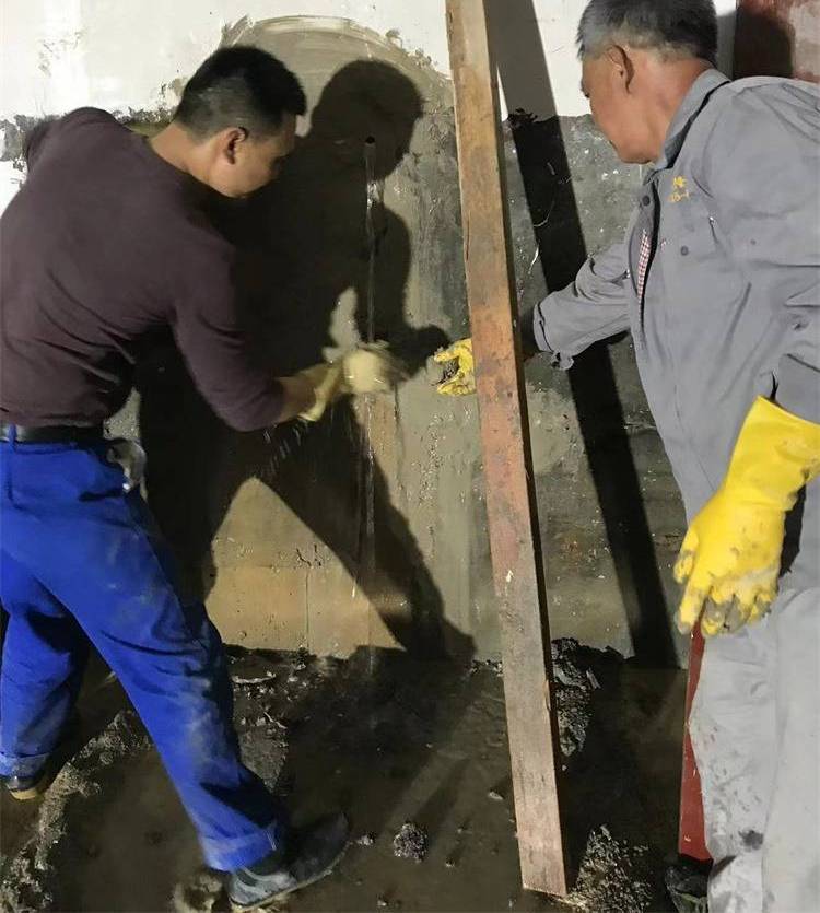 地下室剪力墻堵漏施工